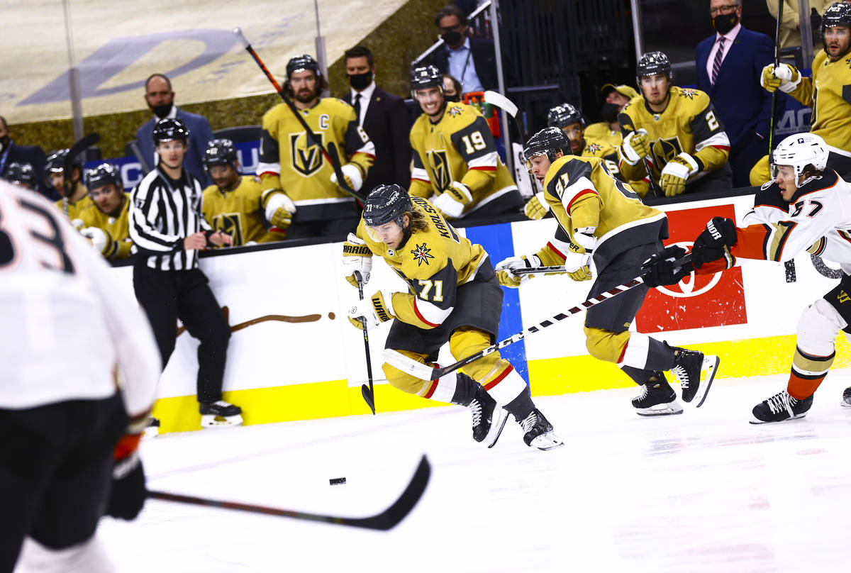 Golden Knights center William Karlsson (71) skates with the puck against the Anaheim Ducks duri ...