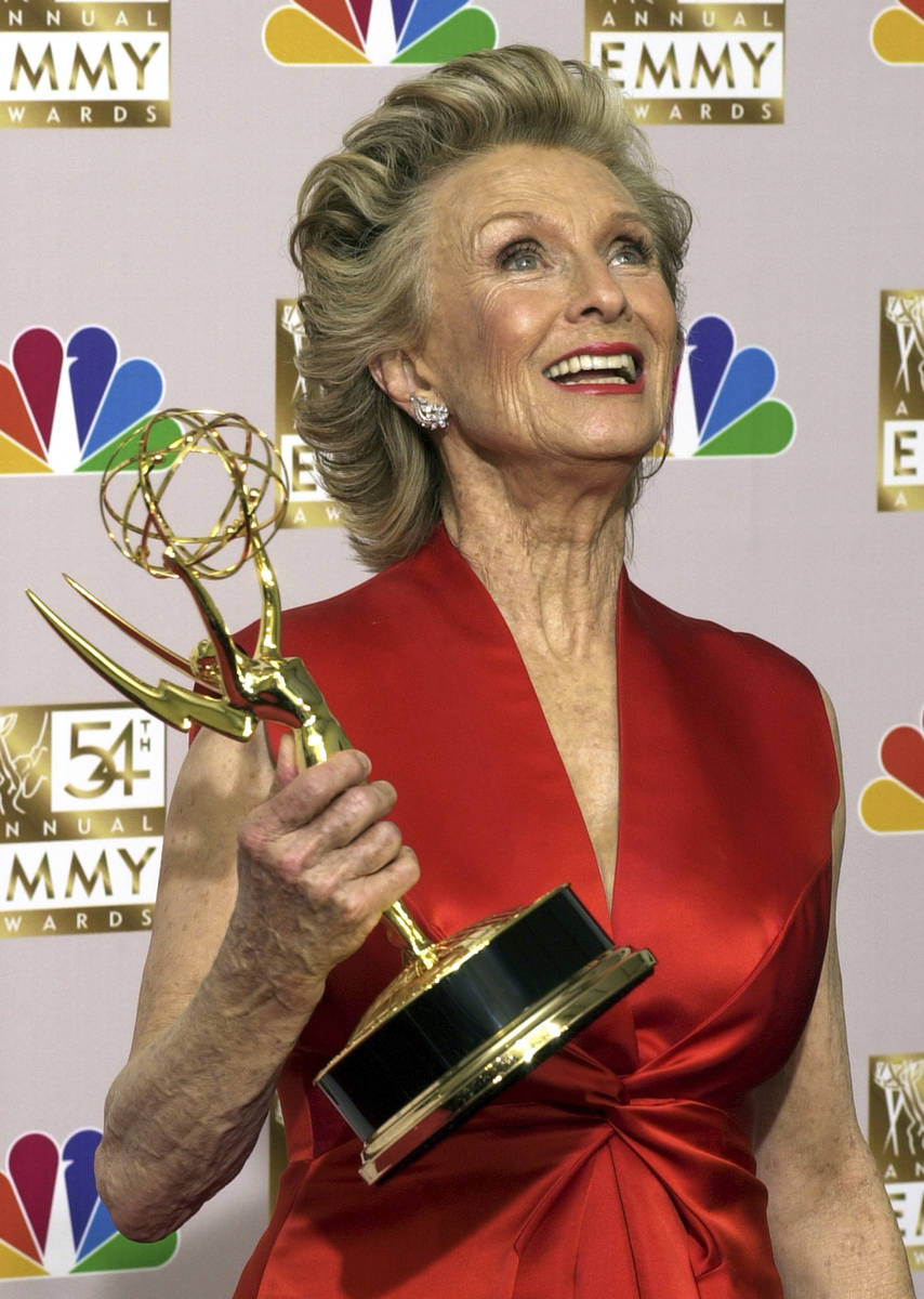 FILE - Cloris Leachman shows off her Emmy for outstanding guest actress in a comedy series for ...