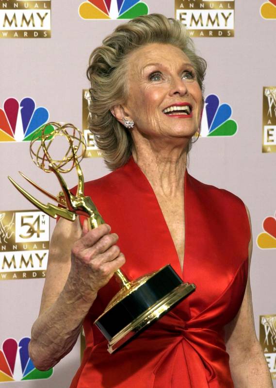 FILE - Cloris Leachman shows off her Emmy for outstanding guest actress in a comedy series for ...