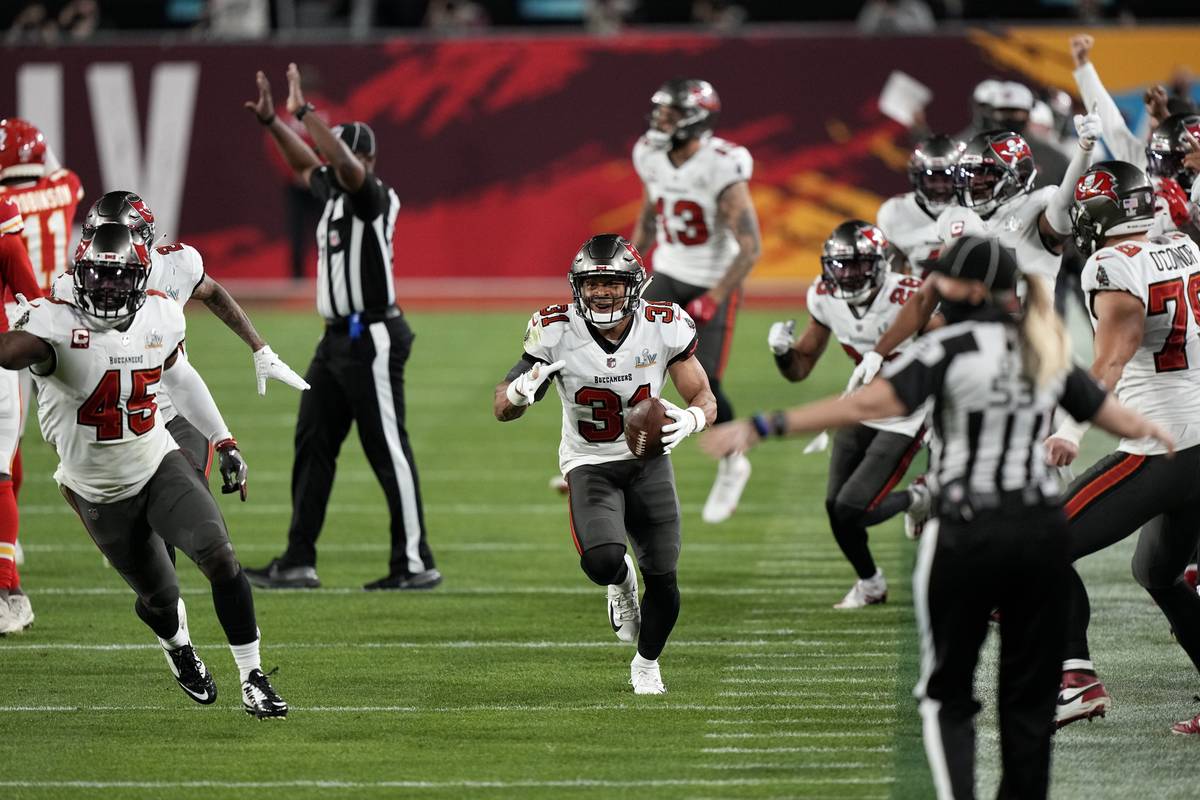 Tampa Bay Buccaneers cornerback Carlton Davis celebrates at the end of the NFL Super Bowl 55 fo ...