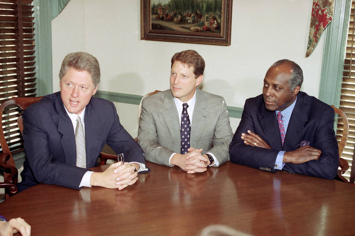 FILE - In this Nov. 18, 1993 file photo, President-Elect Bill Clinton, left, meets with Vice Pr ...