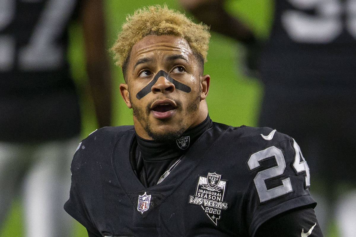 Raiders strong safety Johnathan Abram (24) warms up before an NFL football game against the Mia ...