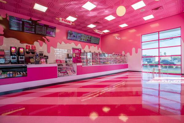 The new Pinkbox Doughnuts location opens April 10 on East Sunset Road. (Ellen Schmidt/Las Vegas ...