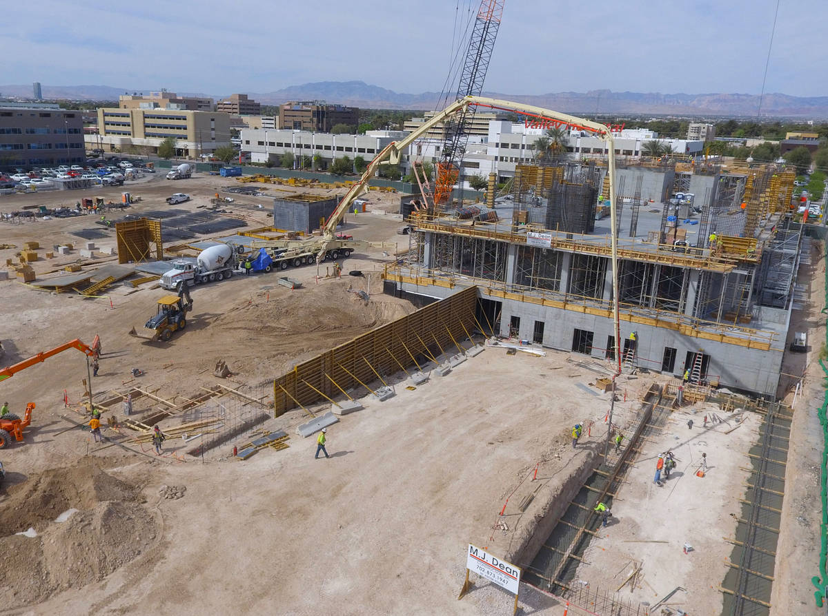 The construction sit of the future Kirk Kerkorian School of Medicine at 625 Shadow Lane is seen ...