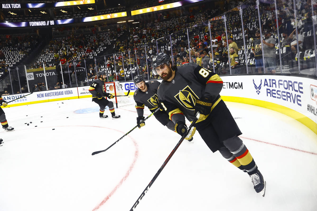 Golden Knights' Alex Tuch (89) warms up before taking on the Montreal Canadiens in Game 1 of an ...