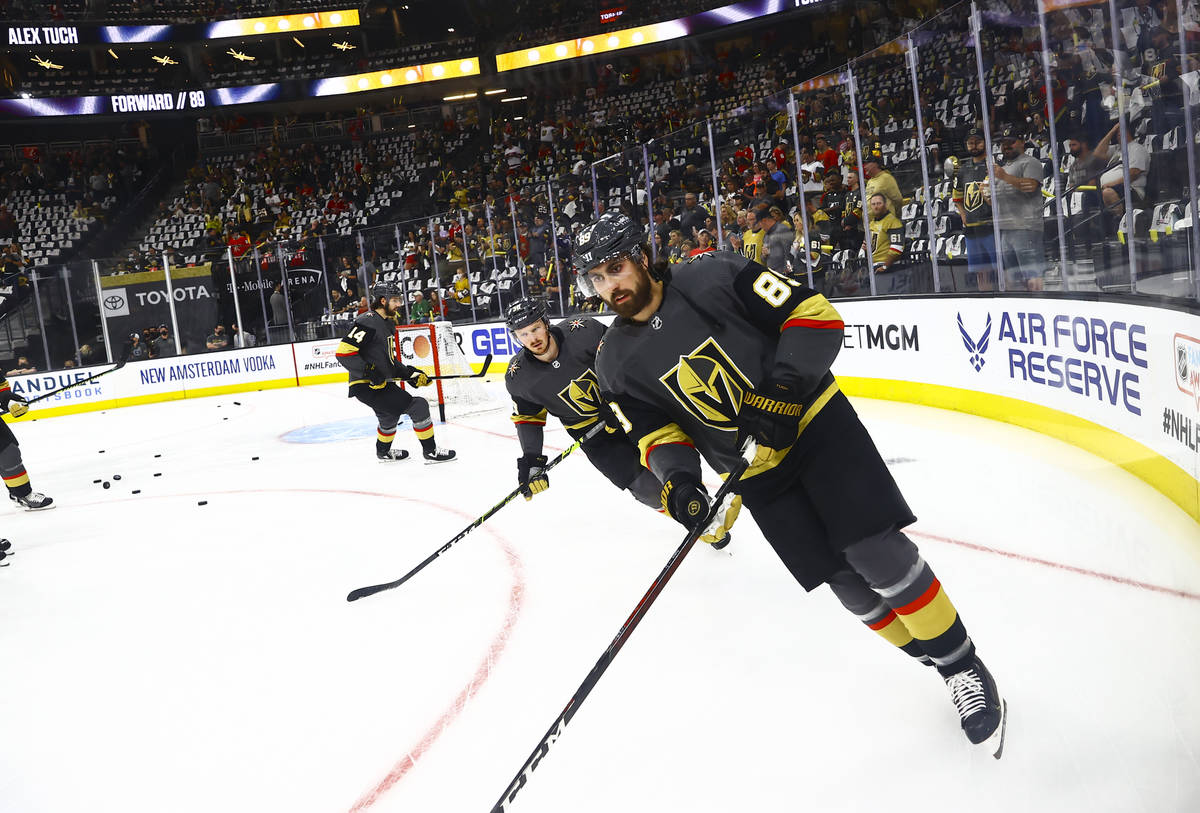 Golden Knights' Alex Tuch (89) warms up before taking on the Montreal Canadiens in Game 1 of an ...