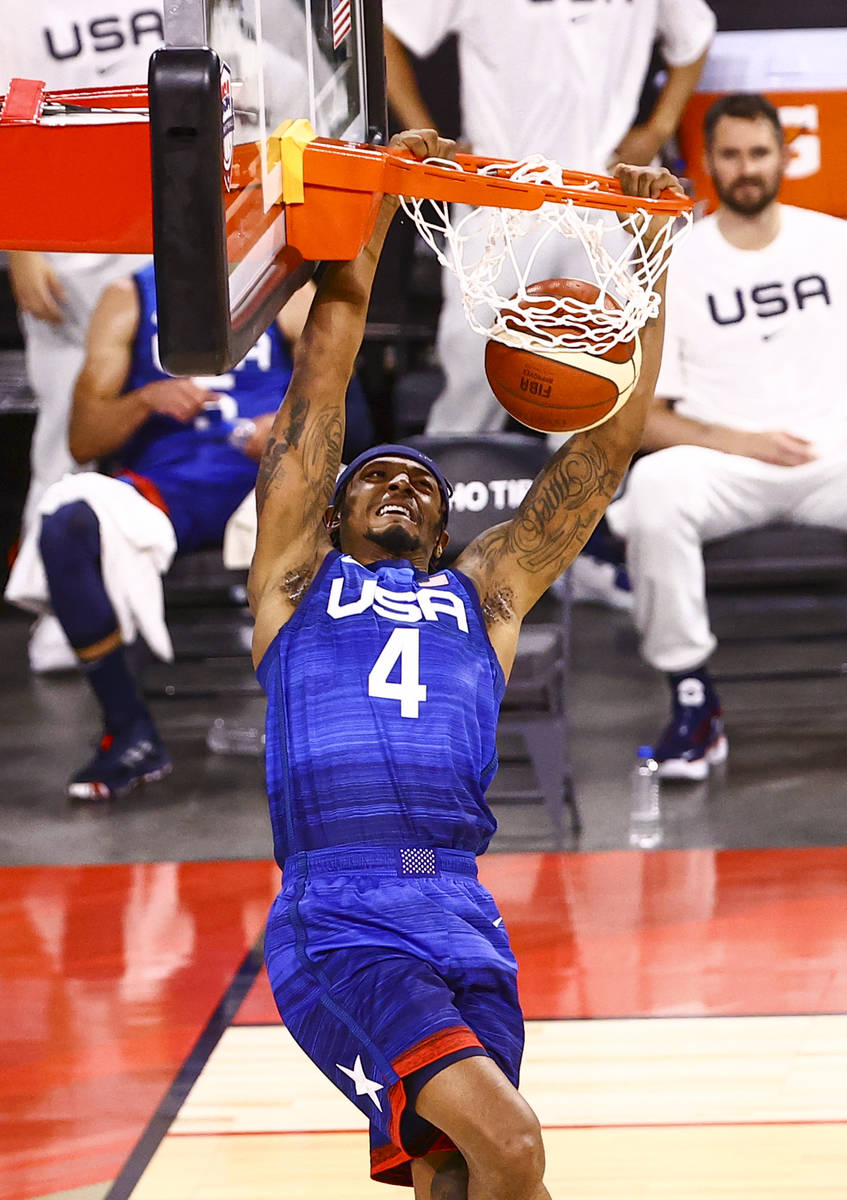 USAճ Bradley Beal dunks the ball against Australia during the first half of an exhibition ...