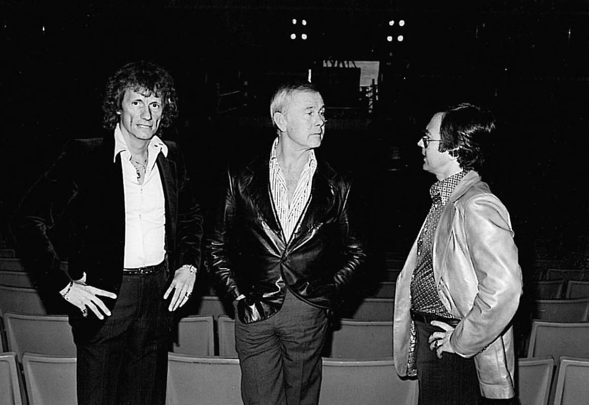Johnny Carson, middle, and then-partner Ed Nigro at the Aladdin in 1980. At left was Tony Trudn ...