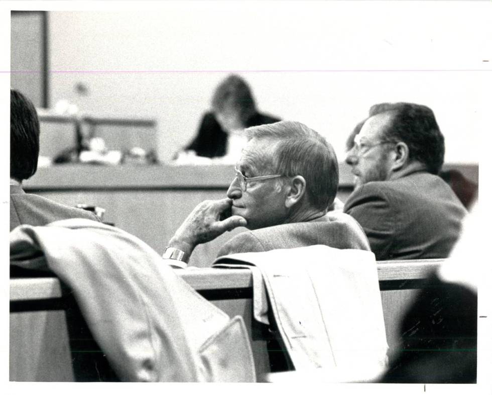 Harry Claiborne in court in 1987 next to fellow lawyer Oscar Goodman, right, after Claiborne wa ...
