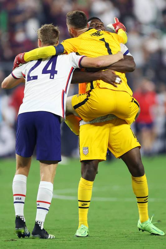 United States goalkeeper Matt Turner (1), goalkeeper Sean Johnson (18), and defender Henry Kess ...