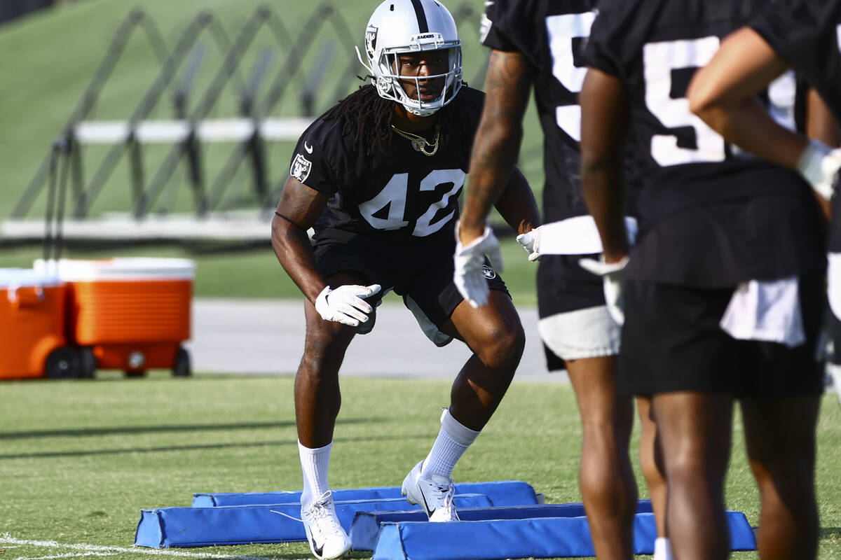 Raiders inside linebacker Cory Littleton runs through drills during an NFL football minicamp at ...