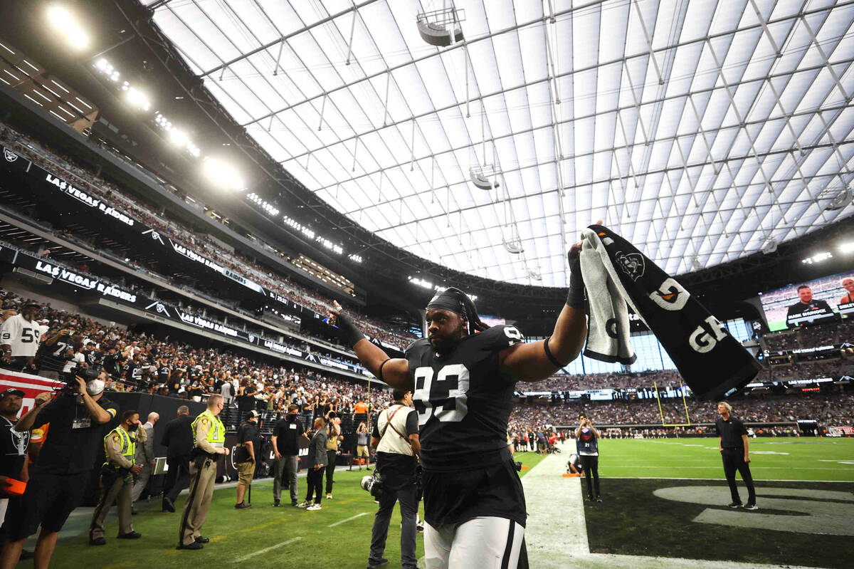 Raiders defensive tackle Gerald McCoy (93) acknowledges fans before an NFL football game betwee ...