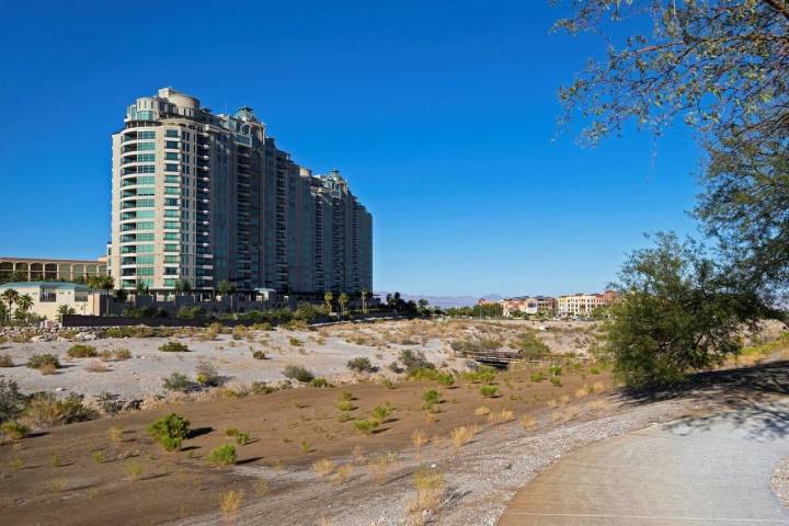 The land where the now defunct Badlands Golf Course lies empty on Wednesday, Sept. 29, 2021, in ...