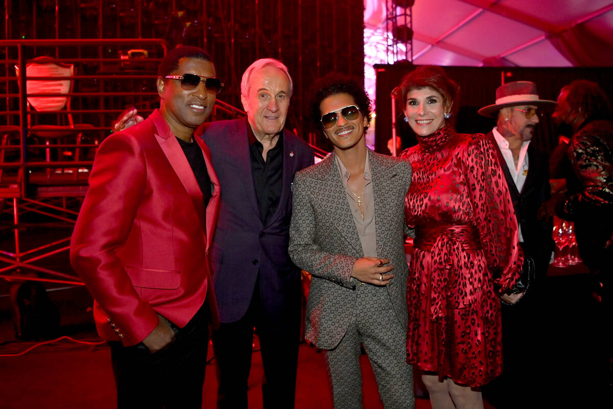 Kenny "Babyface" Edmonds, Larry Ruvo, Bruno Mars and Camille Ruvo attend the 25th annual Keep M ...