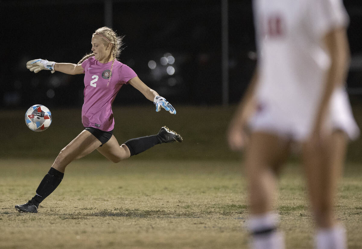 Desert Oasis' Bryanna Perry (2) takes a free kick in the first half during a girls high school ...