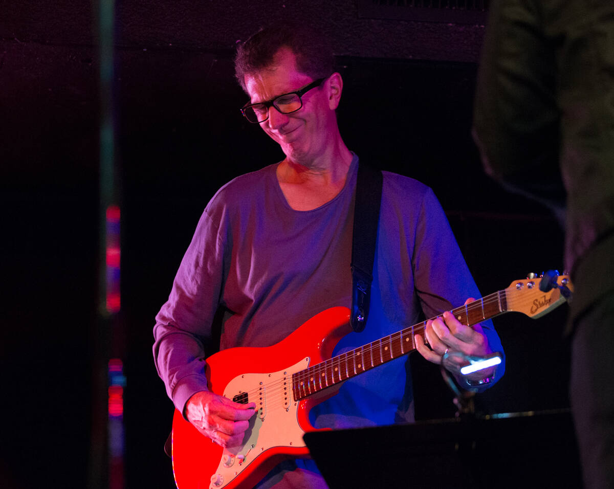 Las Vegas guitarist JImmy McIntosh plays at the Sand Dollar Lounge on Wednesday night, when Tim ...