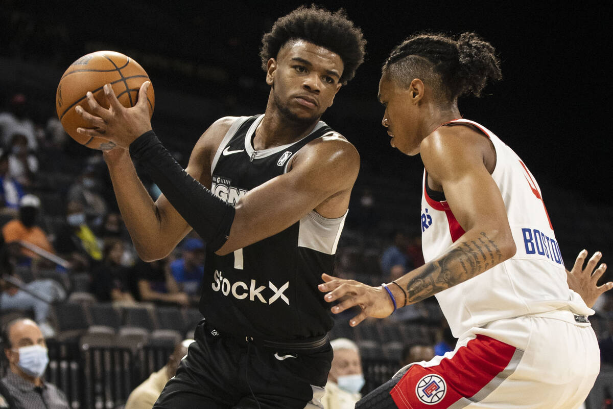 NBA G League IgniteÕs Jaden Hardy (1) protects the ball from Agua Caliente Clippers Brando ...