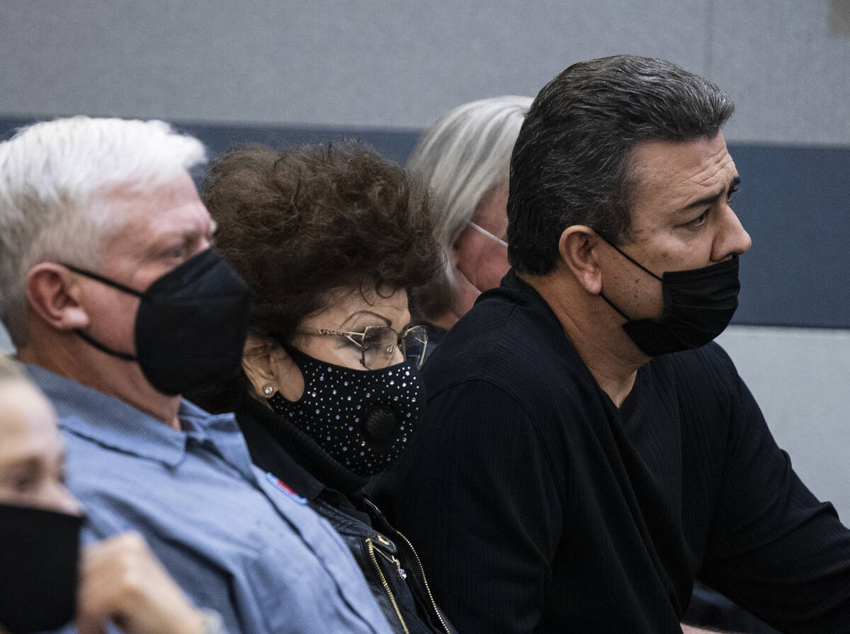 Lonny Weissman, right, the husband of Michelle "Shelli", appears in court during Rodrigo Cruz s ...