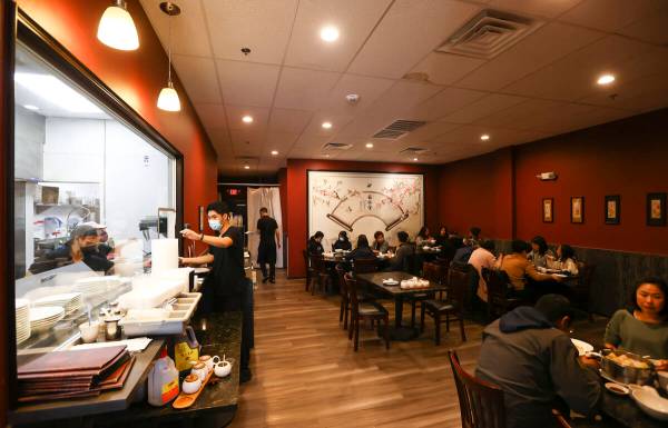 People dine at ShangHai Taste in Chinatown's Shanghai Plaza in Las Vegas on Monday, Dec. 27, 20 ...