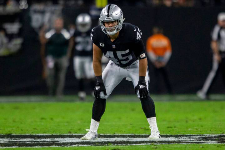 Raiders fullback Alec Ingold (45) on the field before a kickoff during the first quarter of an ...