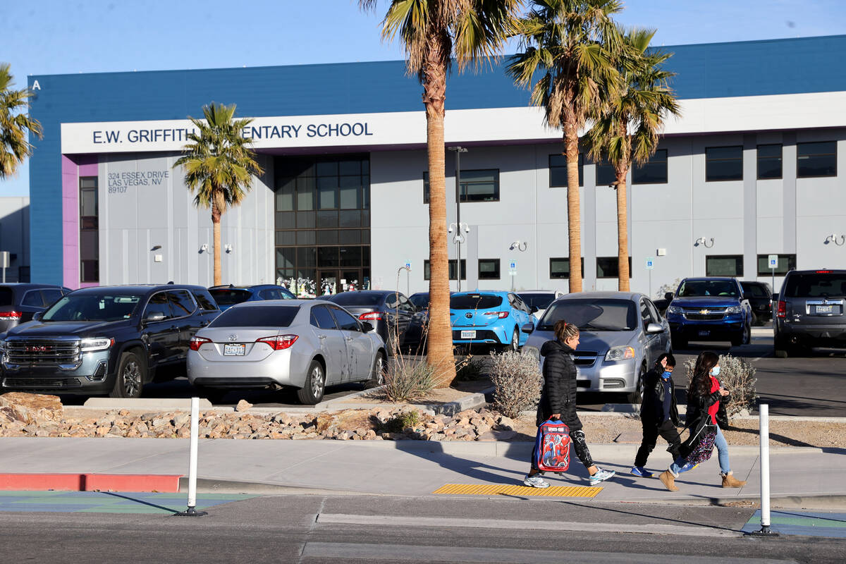 Students leave Griffith Elementary School in Las Vegas Tuesday, Jan. 11, 2022. (K.M. Cannon/Las ...