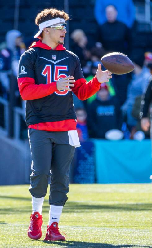 Kansas City Chiefs quarterback Patrick Mahomes (15) catches a ball during the AFC Pro Bowl play ...