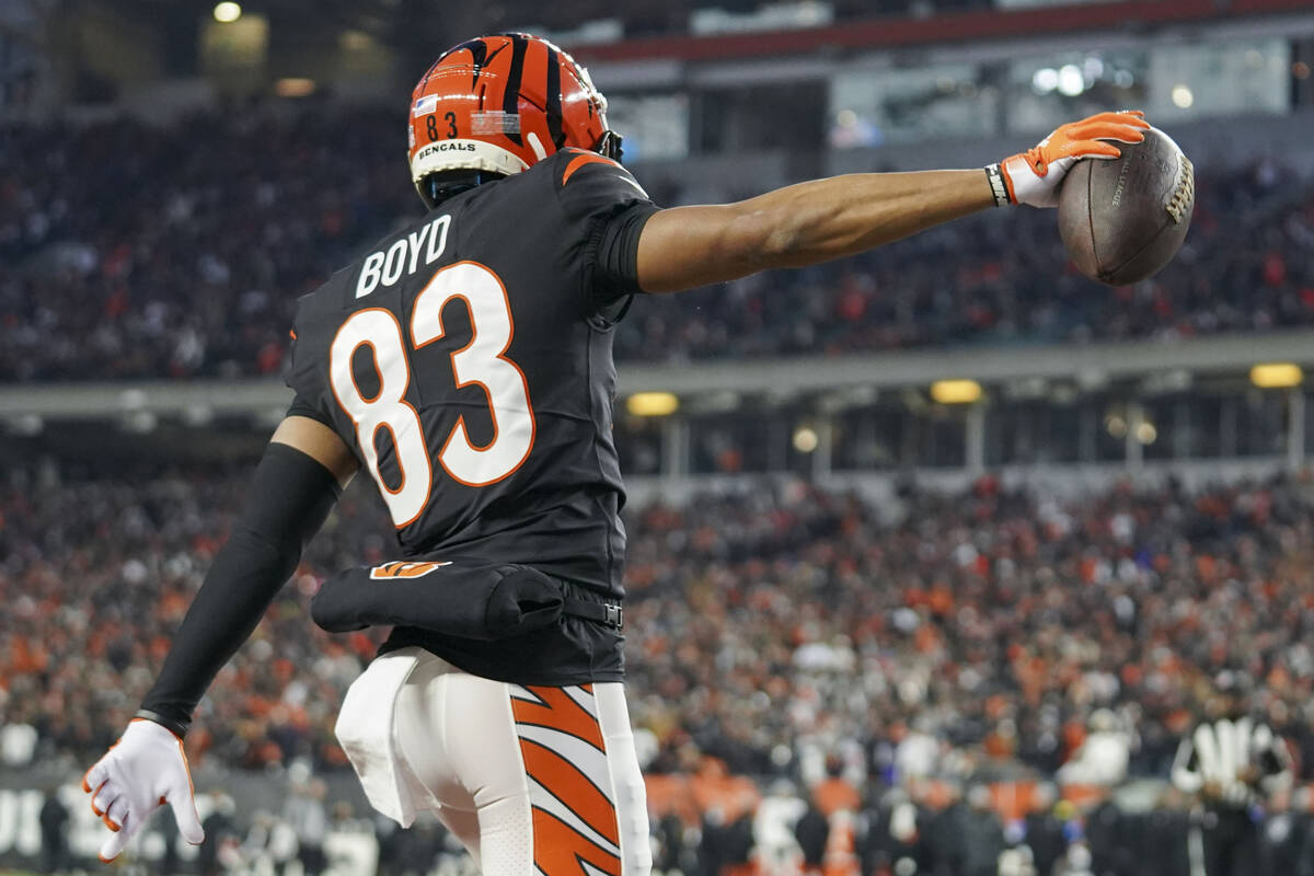 Cincinnati Bengals wide receiver Tyler Boyd (83) catches a touchdown pass from quarterback Joe ...