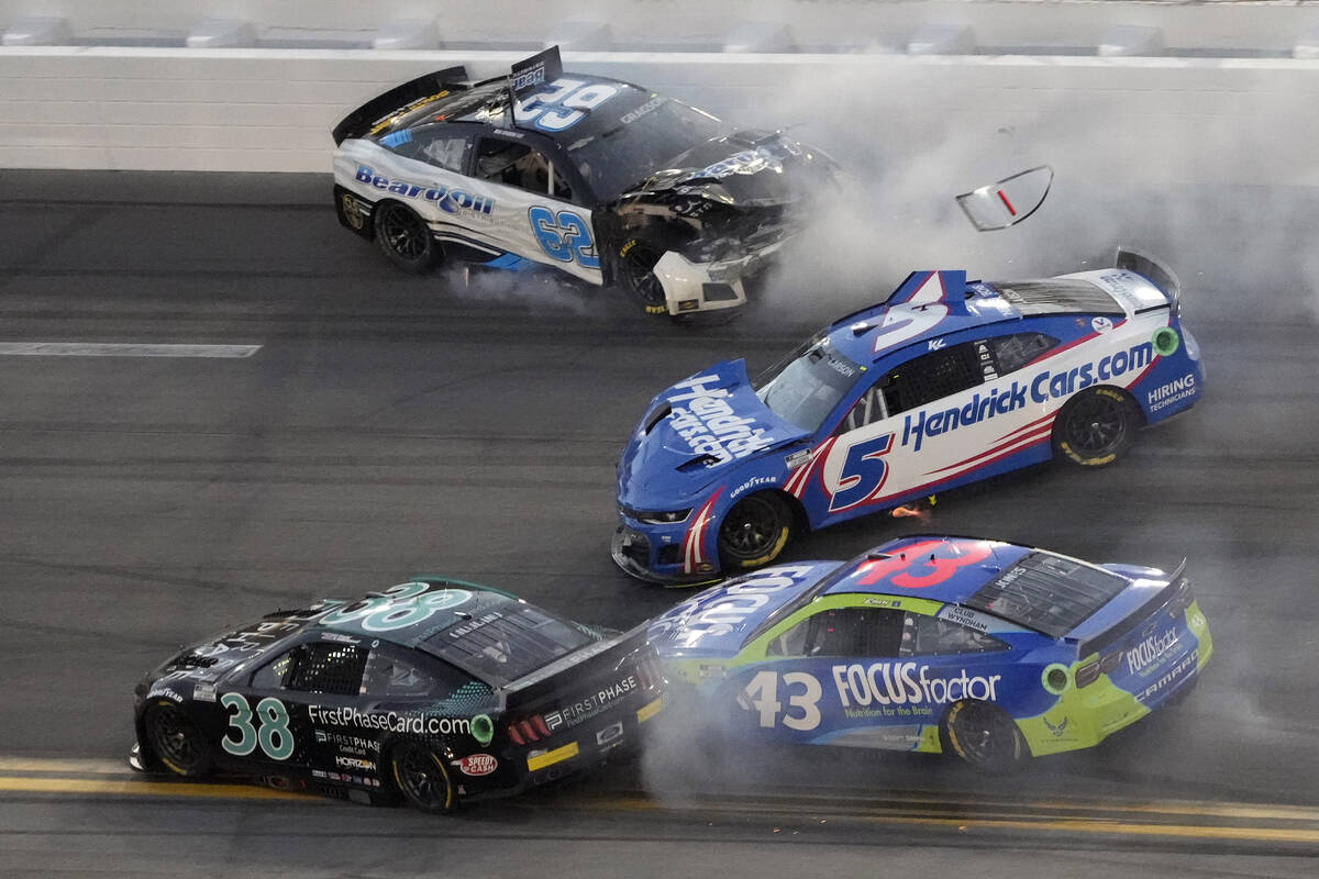 Noah Gragson (62), Kyle Larson (5), Todd Gilliland (38) and Erik Jones (43) crash during the NA ...