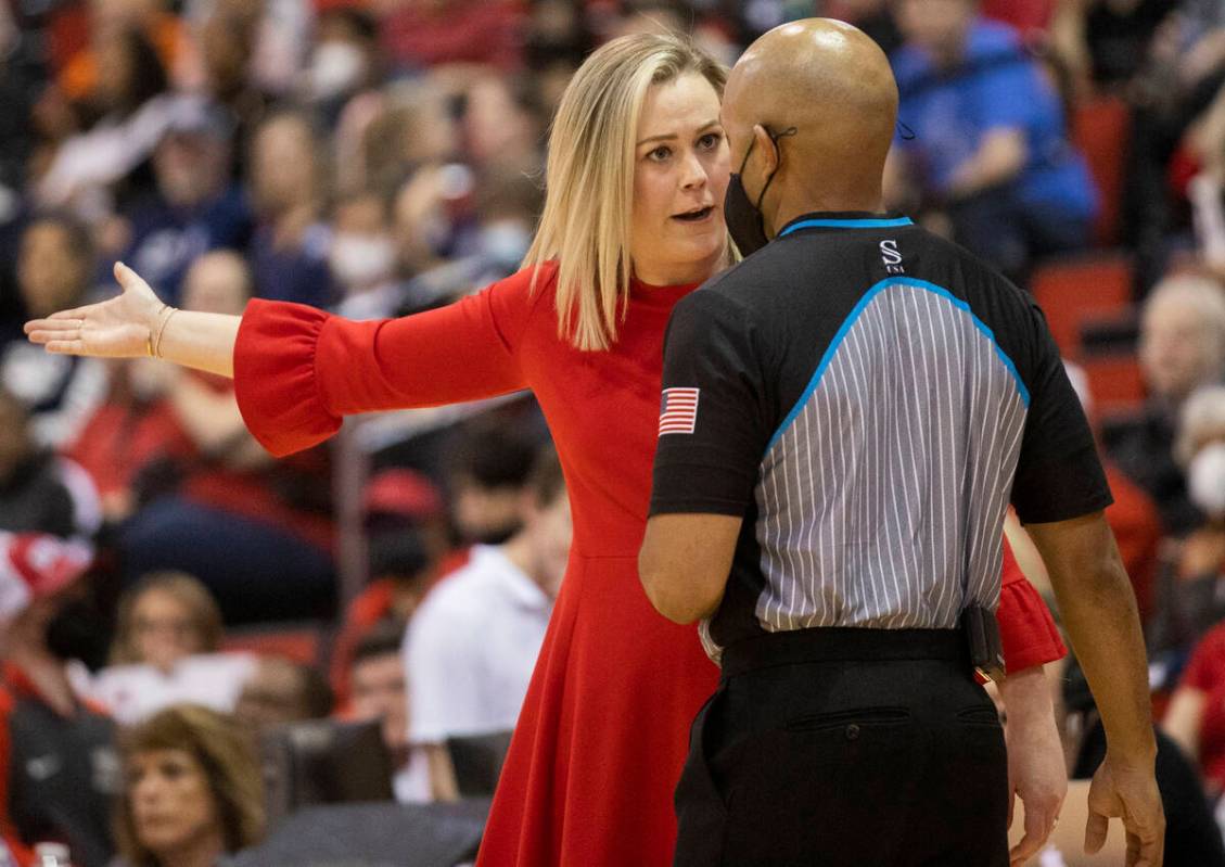 UNLV Lady Rebels head coach Lindy La Rocque argues a call in the second half during a women&#x2 ...