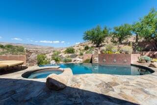 The pool and spa. (Simply Vegas)