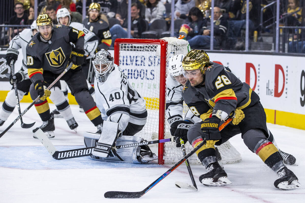 Golden Knights left wing William Carrier (28) attempts a wrap around shot attempt with Los Ange ...