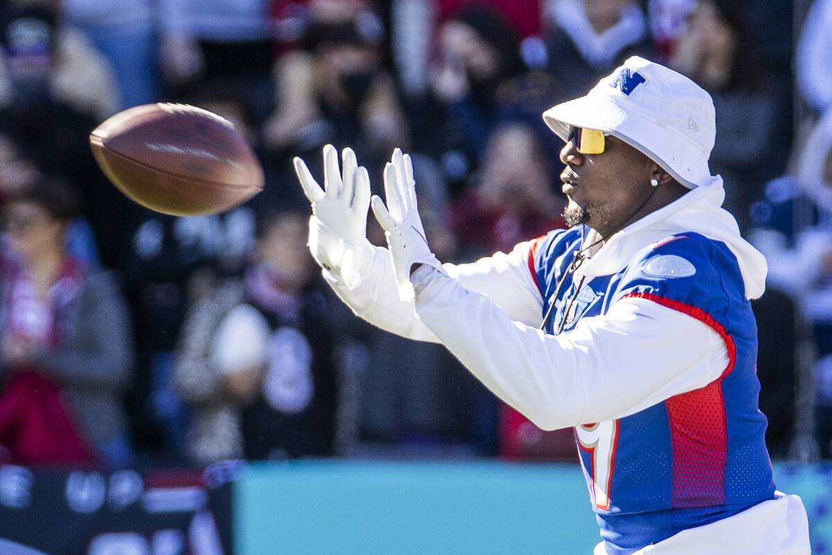 San Francisco 49ers wide receiver Deebo Samuel (19) catches a pass during NFC Pro Bowl players ...