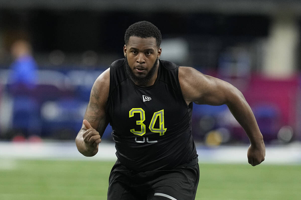 Ohio State offensive lineman Thayer Munford Jr. runs a drill during the NFL football scouting c ...