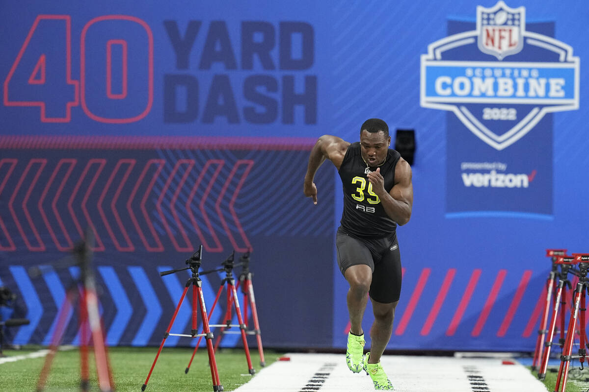 Georgia running back Zamir White runs the 40-yard dash during the NFL football scouting combine ...