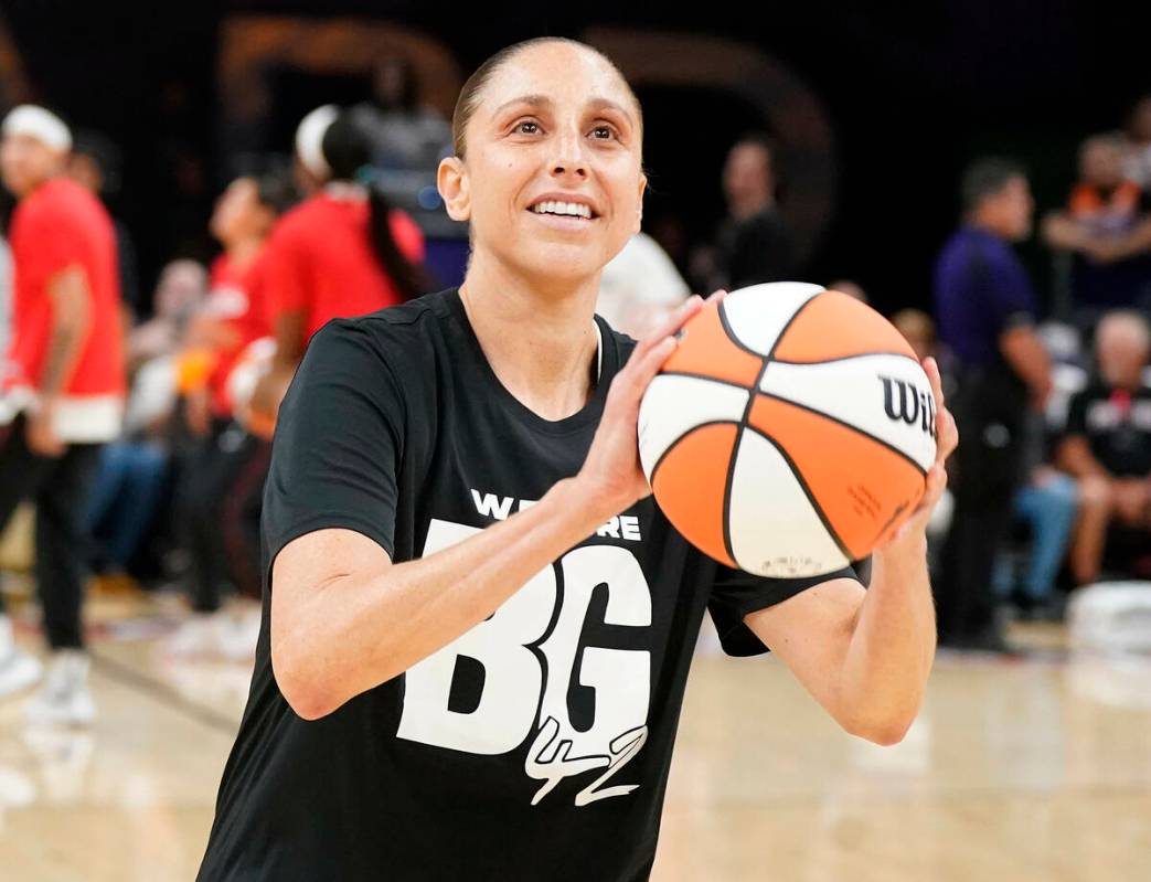 Phoenix Mercury's Diana Taurasi wears a T-shirt referring to teammate Brittney Griner before a ...