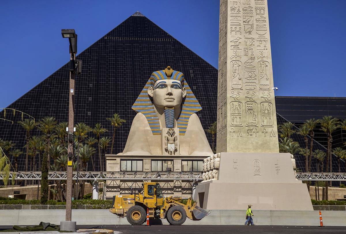Luxor has started a new food delivery program to replace traditional room service at the resort ...