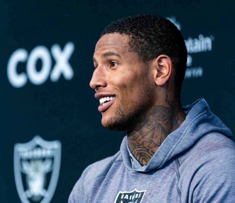 Raiders tight end Darren Waller talks during minicamp practice at the Raiders headquarters with ...