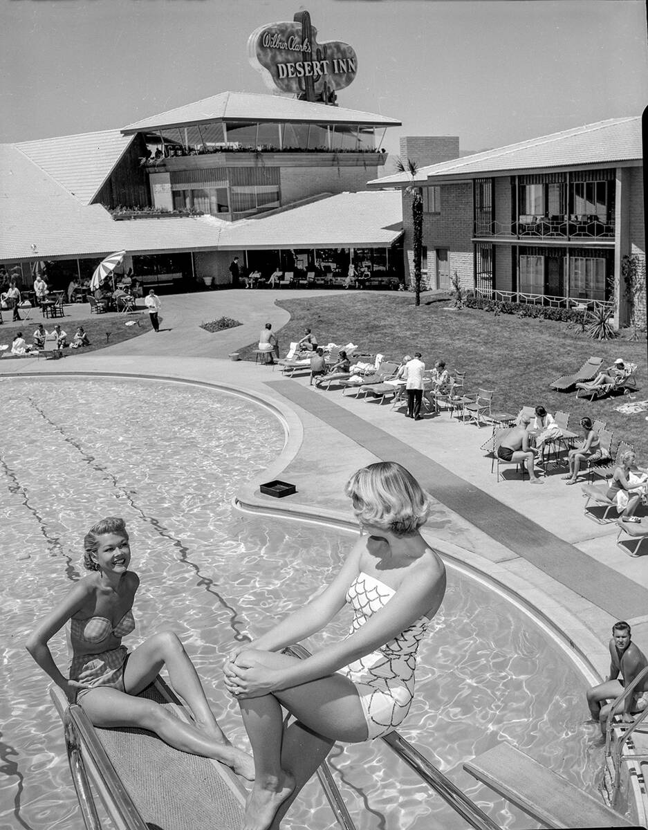 Women posing at the Desert Inn pool on July 1, 1950. (Las Vegas News Bureau)
