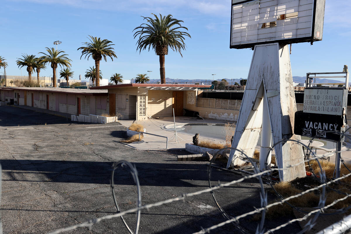 The boarded-up White Sands Motel at 3889 Las Vegas Blvd. on the south Strip Monday, Jan. 11, 20 ...