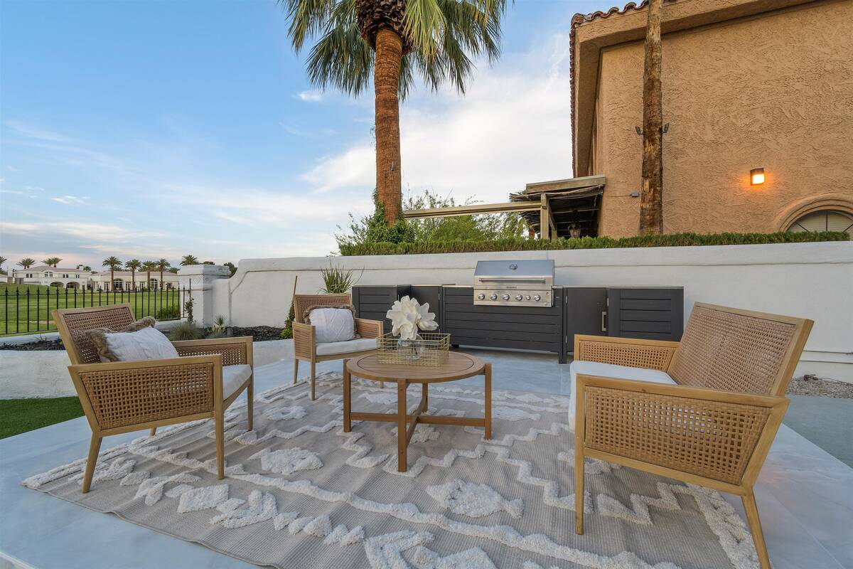 Outdoor dining area. (Darin Marques Group)