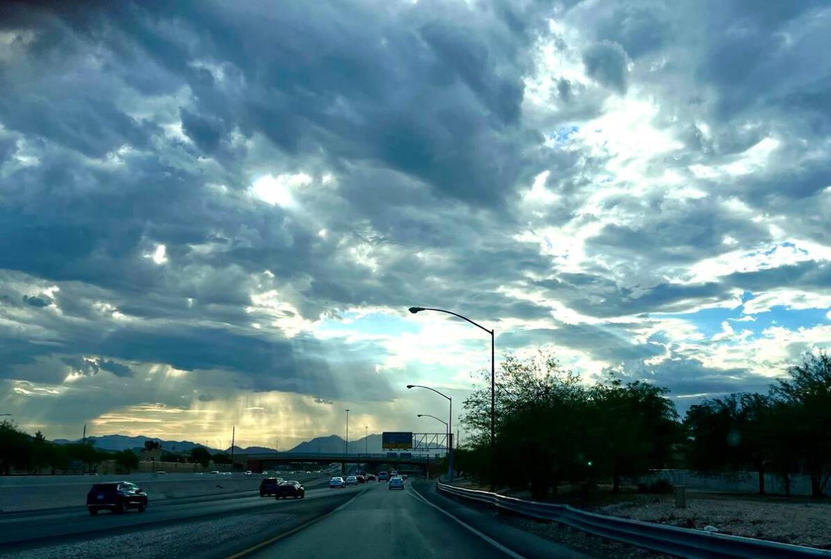 Rain moves across the east side of Las Vegas on Tuesday, Aug. 9, 2022. (L.E. Baskow/Las Vegas R ...