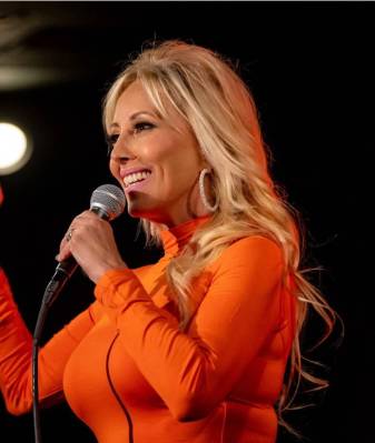 Stand-up comic Sandy Gelfound, a former Raiderette from the team's days in Los Angeles, is set ...