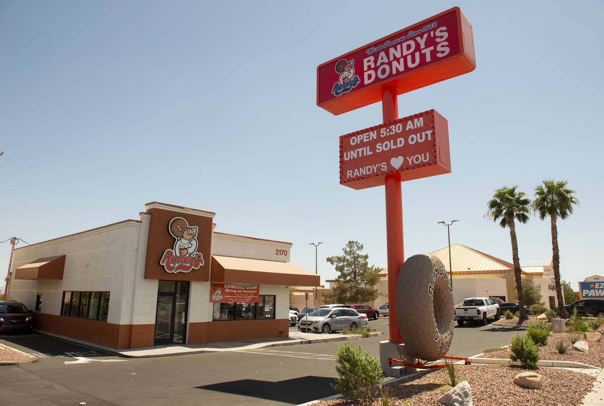 Randy's Donuts on South Rainbow Boulevard on Friday, Aug. 19, 2022, in Las Vegas. The shop, ori ...