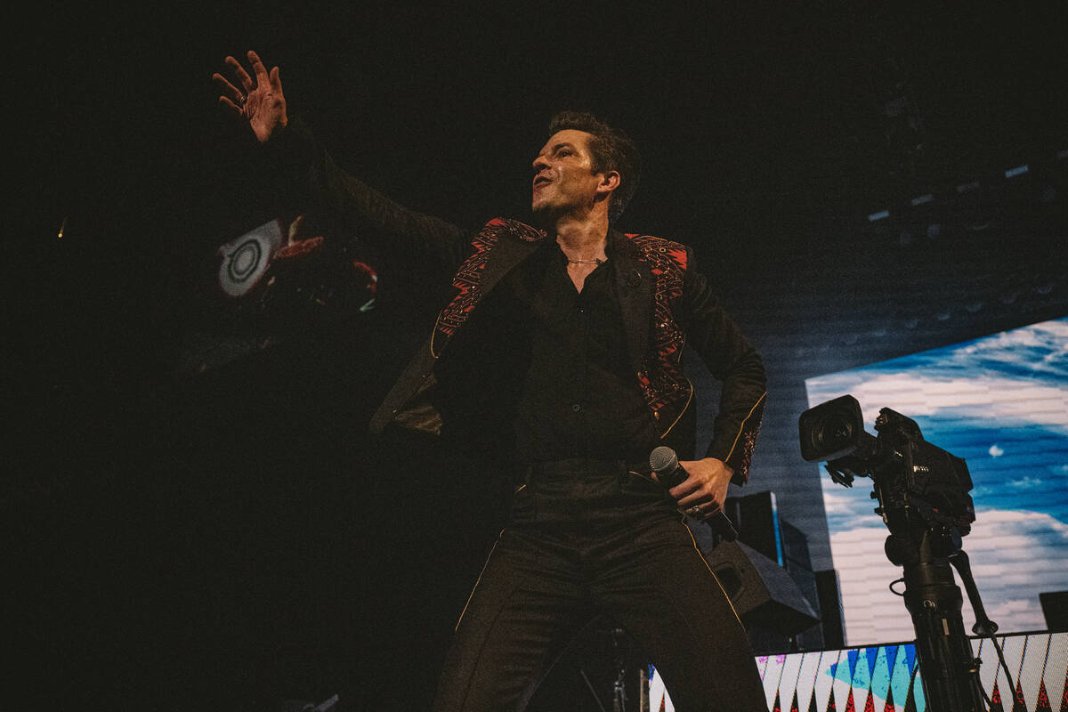 Brandon Flowers of The Killers performs at T-Mobile Arena on Friday, Aug. 26, 2022. (@robloud)