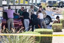 Las Vegas police investigate a shooting at he 3300 block of East Flamingo Road, on Monday, Aug. ...