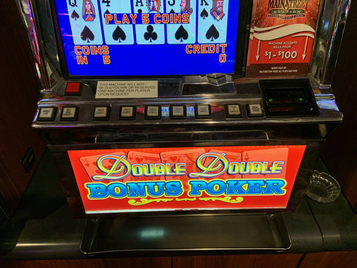 A coin-operated video poker machine at the California Hotel, seen on Monday, Aug. 22, 2022. (Ji ...