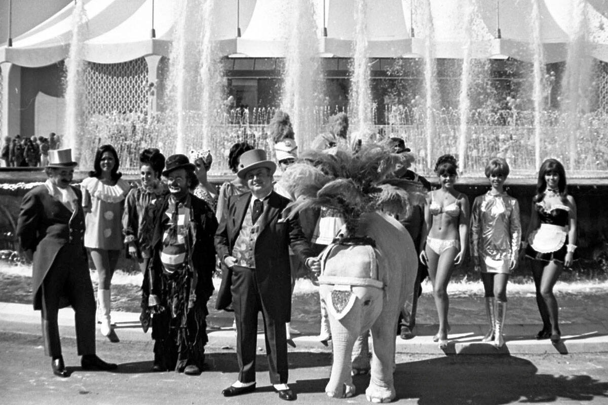 Jay Sarno and some of the cast of performers are photographed outside Circus Circus 1968. (Las ...