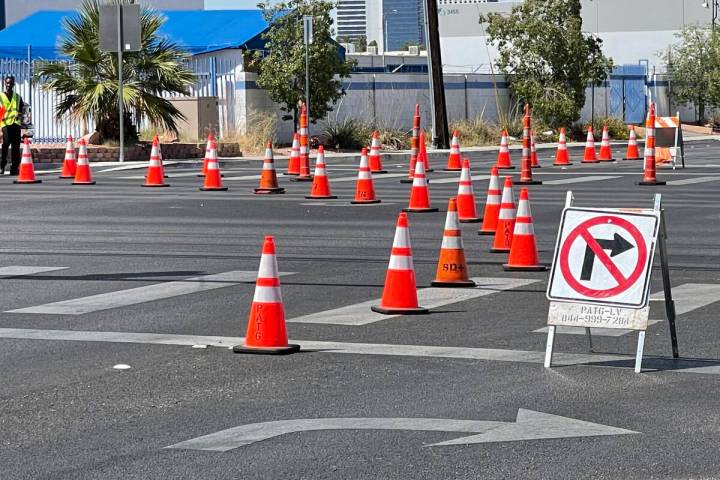 Road construction sign and cones line Polaris Avenue on Aug. 26, 2022. (Mick Akers/Las Vegas Re ...