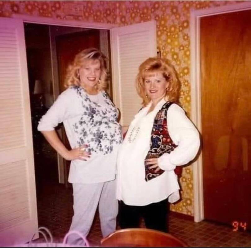 Jody Thompson DeVries, left, with her twin sister, Judi Fergason (Courtesy of Judi Fergason)