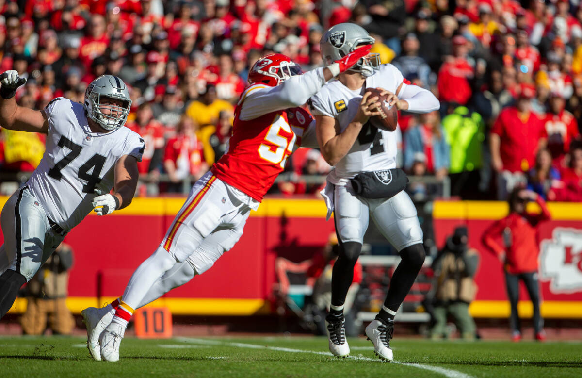 Raiders offensive tackle Kolton Miller (74) can’t hold Kansas City Chiefs defensive end ...